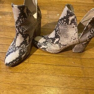 Steve Madden Black and Cream Patterned Ankle Boots